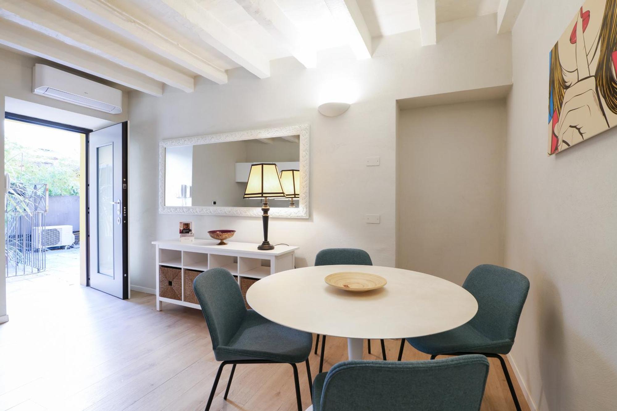 Elegant Rosales Apt. Milaan Buitenkant foto