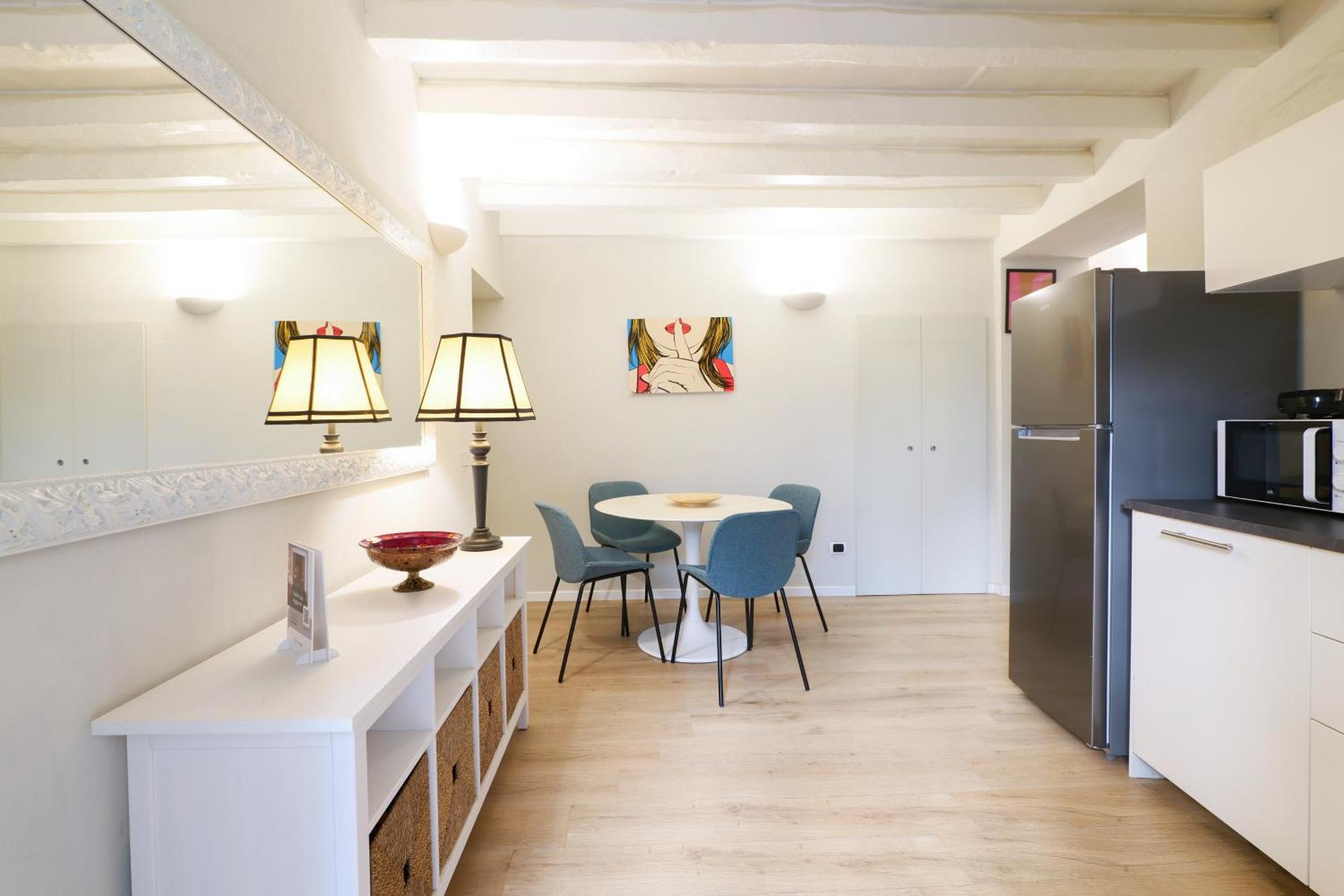 Elegant Rosales Apt. Milaan Buitenkant foto